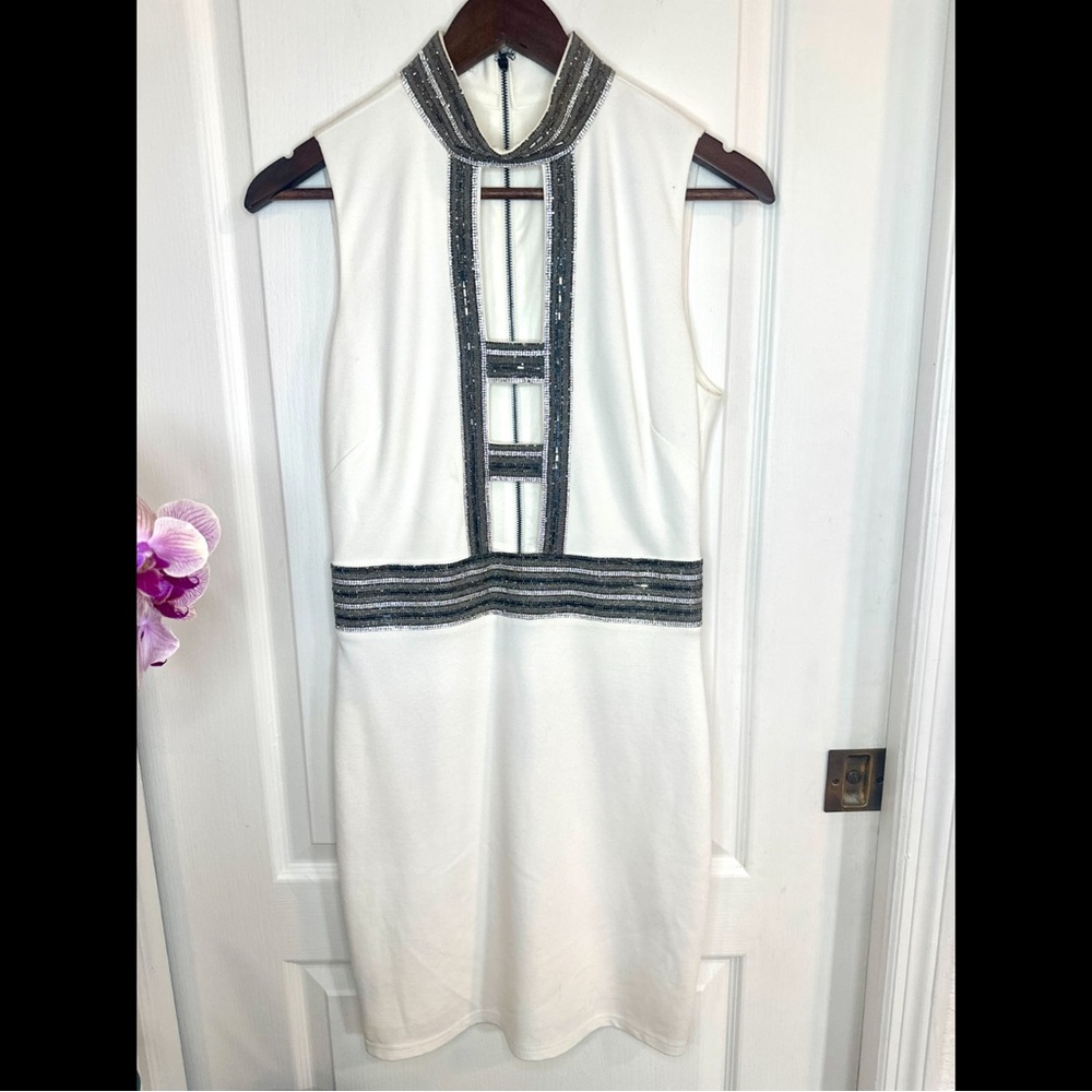 BEBE WHITE AND SILVER EMBELLISHED MINI DRESS (M)